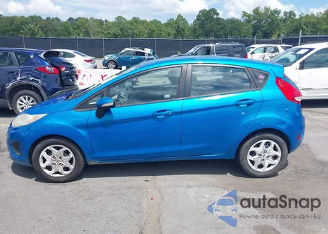 2013 Ford Fiesta Se z USA, uszkodzony, nr VIN 3FADP4EJ3DM207190